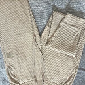ALO Yoga Beige Ribbed Joggers